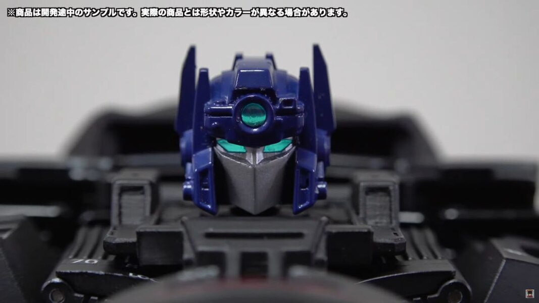 Canon X Transformers Optimus Prime R5 In Hand Image  (17 of 31)